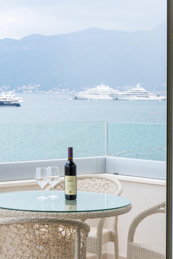 Boka Di Mare Lejlighed Tivat Eksteriør billede